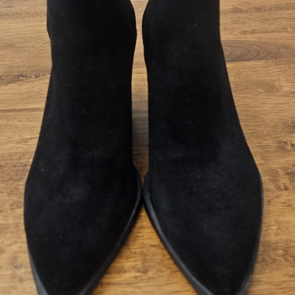 Vince Camuto Bibestie Black Leather Ankle Boots - Picture 2 of 7